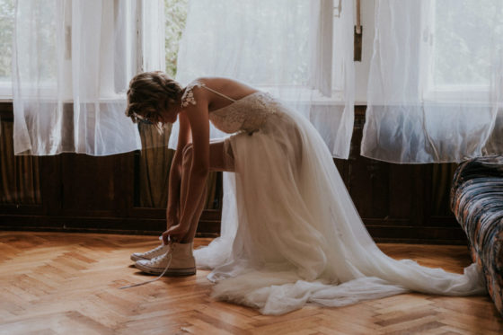 8 Photo Tips to Show Your Wedding Dress at Its Best