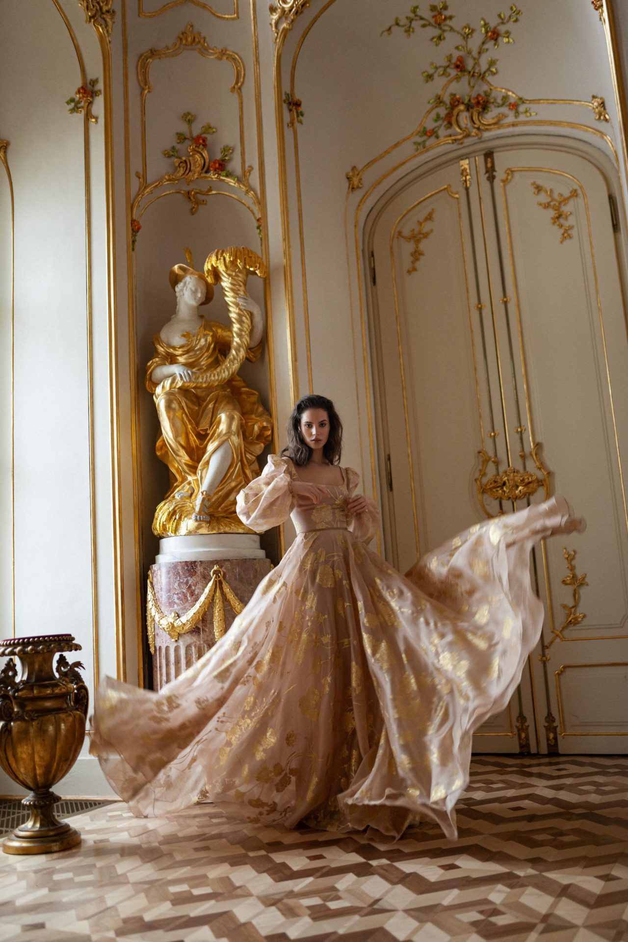 Daalarna MIRROR - A Dreamy Couture Collection for Modern Princesses